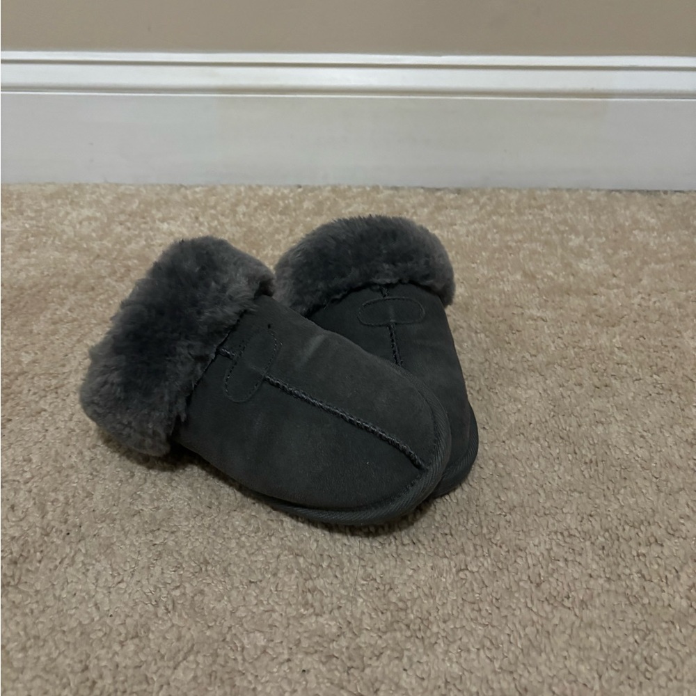 Cozy Gray Fur-Lined Slippers